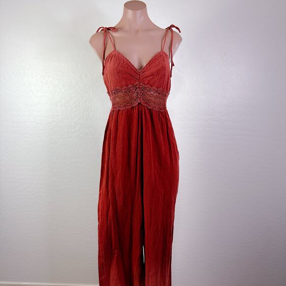 Urban Outfitters Tilly Lace Inset Crochet Boho Gauze Jumpsuit Rust Red Sz S NWT - Picture 2 of 12